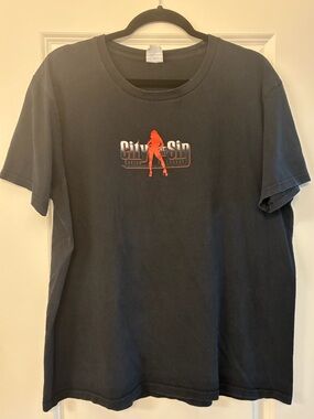 Vintage City of Sin Casino Las Vegas Pinup Girl T-Shirt Yazbek Double Stitch XL